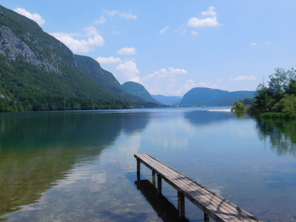 jezero Bohinj, lávka, Slovinsko
